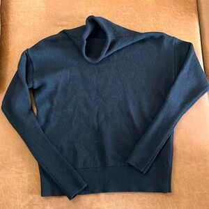 Aritzia Wilfred Black Merino Wool Turtleneck Sweater Top Small
